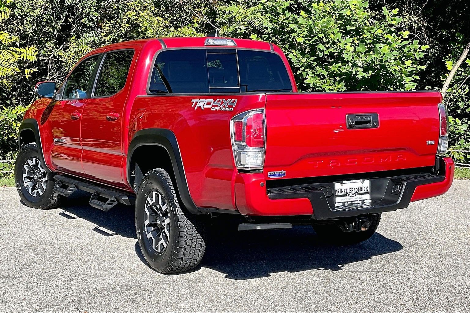 Used 2021 Toyota Tacoma TRD Off-Road w/ TRD Premium Off Road Package AWD/4WD image 12