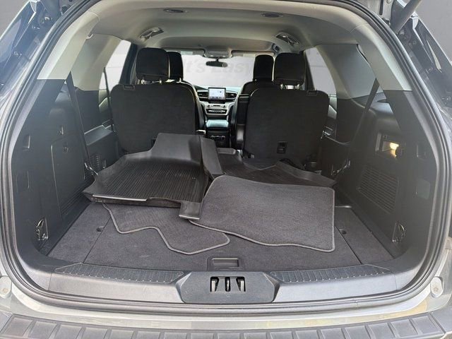 Certified 2022 Ford Explorer XLT w/ Equipment Group 202A AWD/4WD image 22