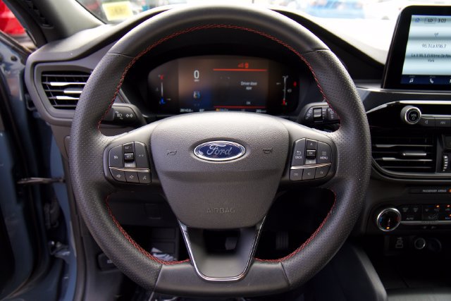 Certified 2025 Ford Escape ST-Line FWD image 18