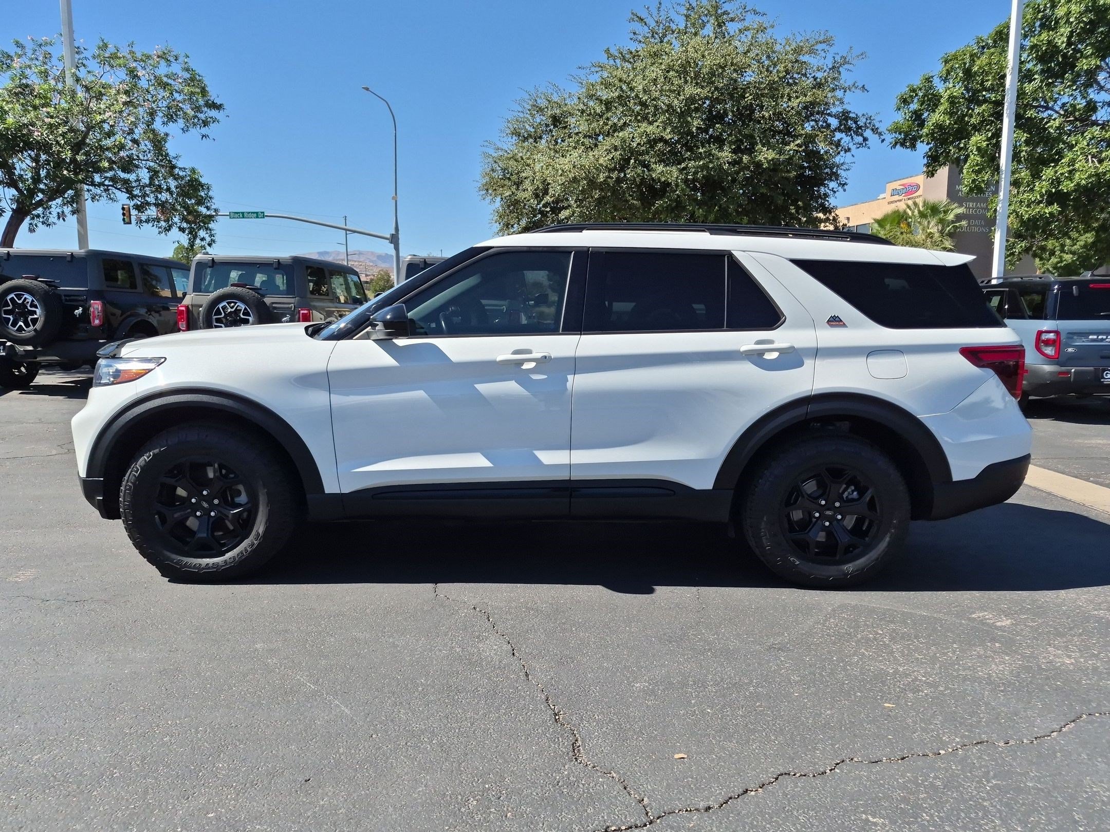Certified 2022 Ford Explorer Timberline w/ Timberline Technology Package AWD/4WD image 9