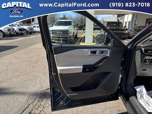 Certified 2023 Ford Explorer Platinum w/ Class IV Trailer Tow Package image 19