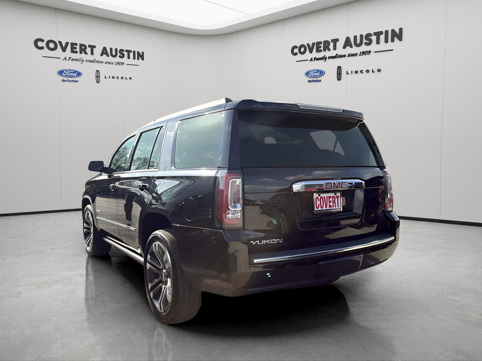 Used 2018 GMC Yukon Denali w/ Denali Ultimate Package image 3