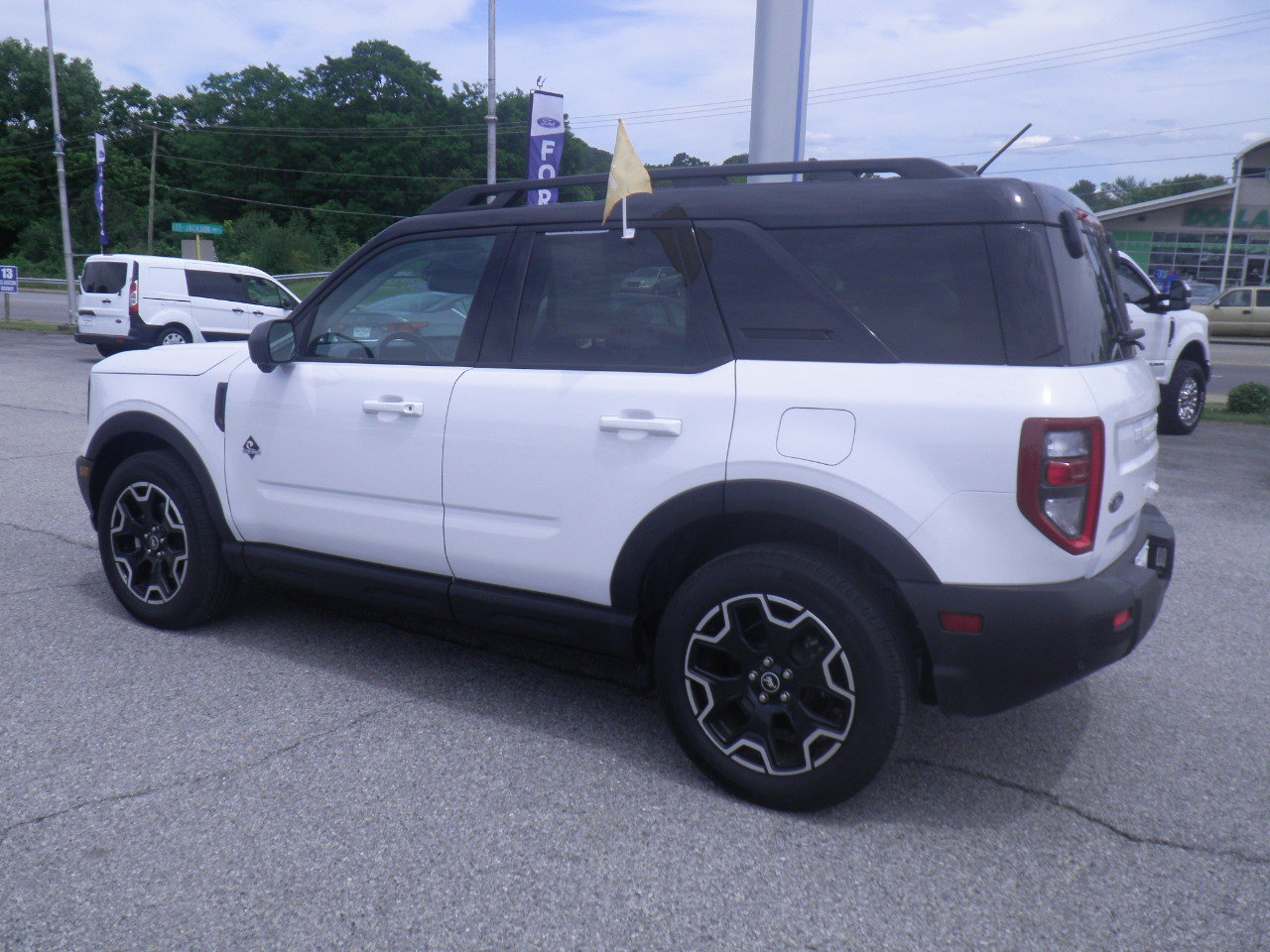 Certified 2025 Ford Bronco Sport Outer Banks w/ Outer Banks Tech Package+ AWD/4WD image 4