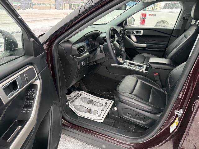 Certified 2022 Ford Explorer XLT w/ Equipment Group 202A AWD/4WD image 8