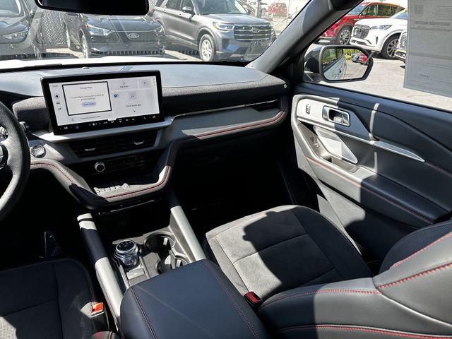 Certified 2025 Ford Explorer ST AWD/4WD image 17