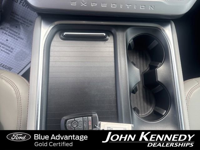 Certified 2025 Ford Expedition Active AWD/4WD image 18