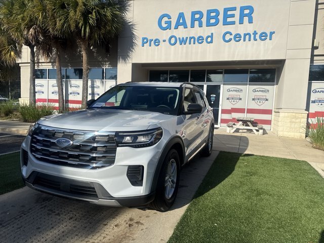 Certified 2025 Ford Explorer Active RWD image 2