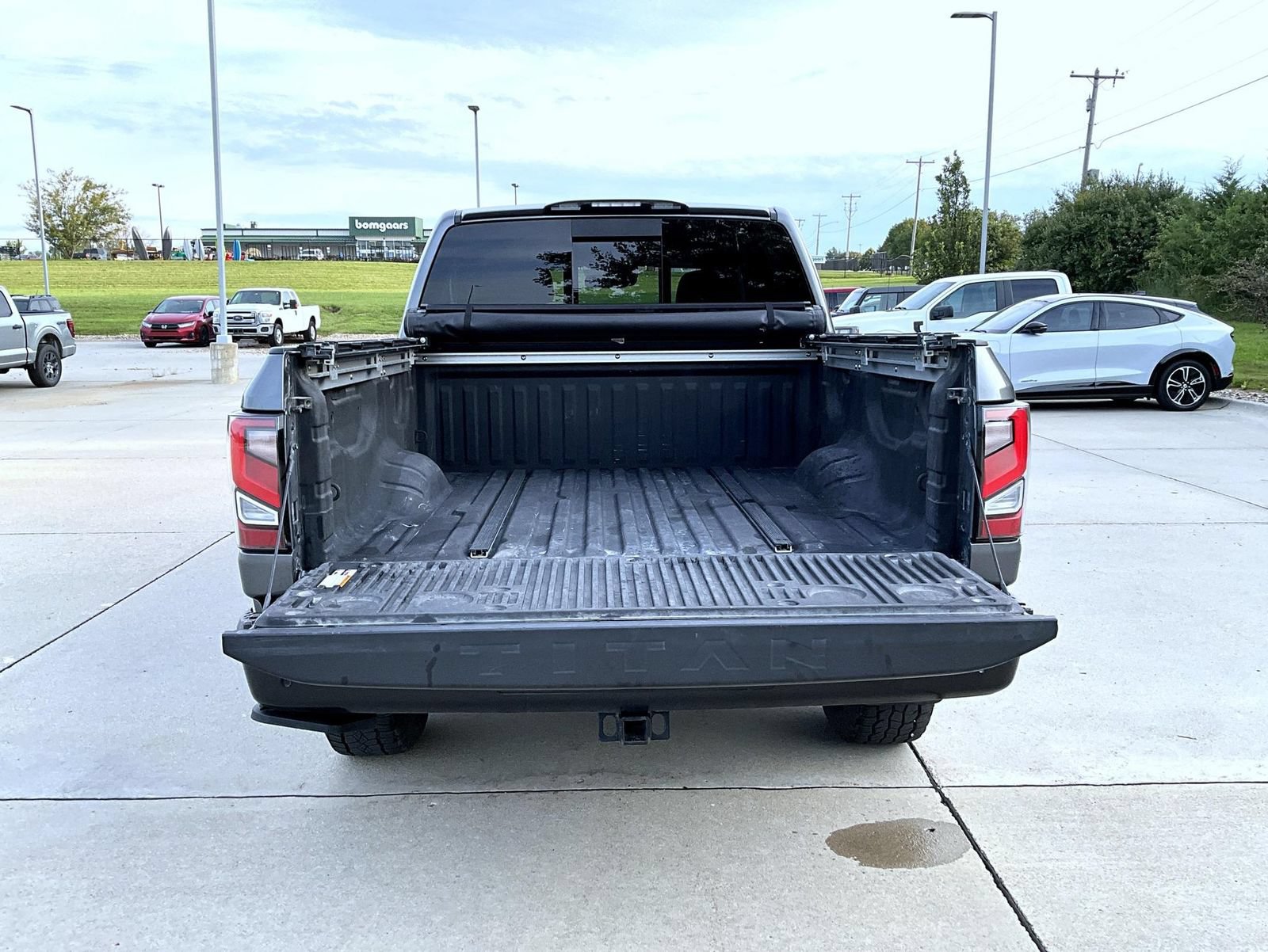 Used 2021 Nissan Titan PRO-4X w/ Pro-4x Convenience Package AWD/4WD image 22