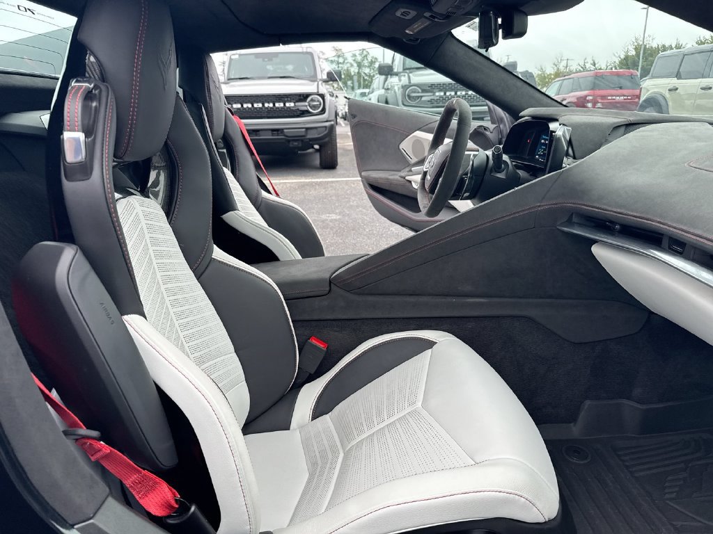 Used 2023 Chevrolet Corvette Stingray Premium Conv w/ Z51 Performance Package RWD image 22