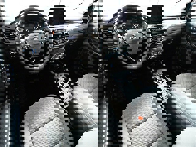 Certified 2022 Ford Escape SE w/ Cold Weather Package image 4