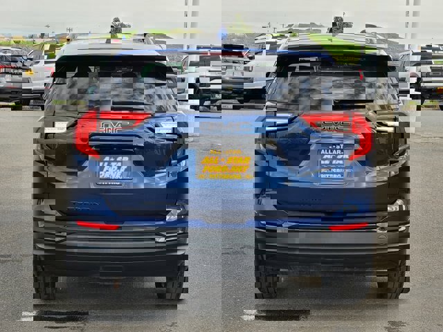 Used 2022 GMC Terrain SLE w/ Driver Convenience Package image 5