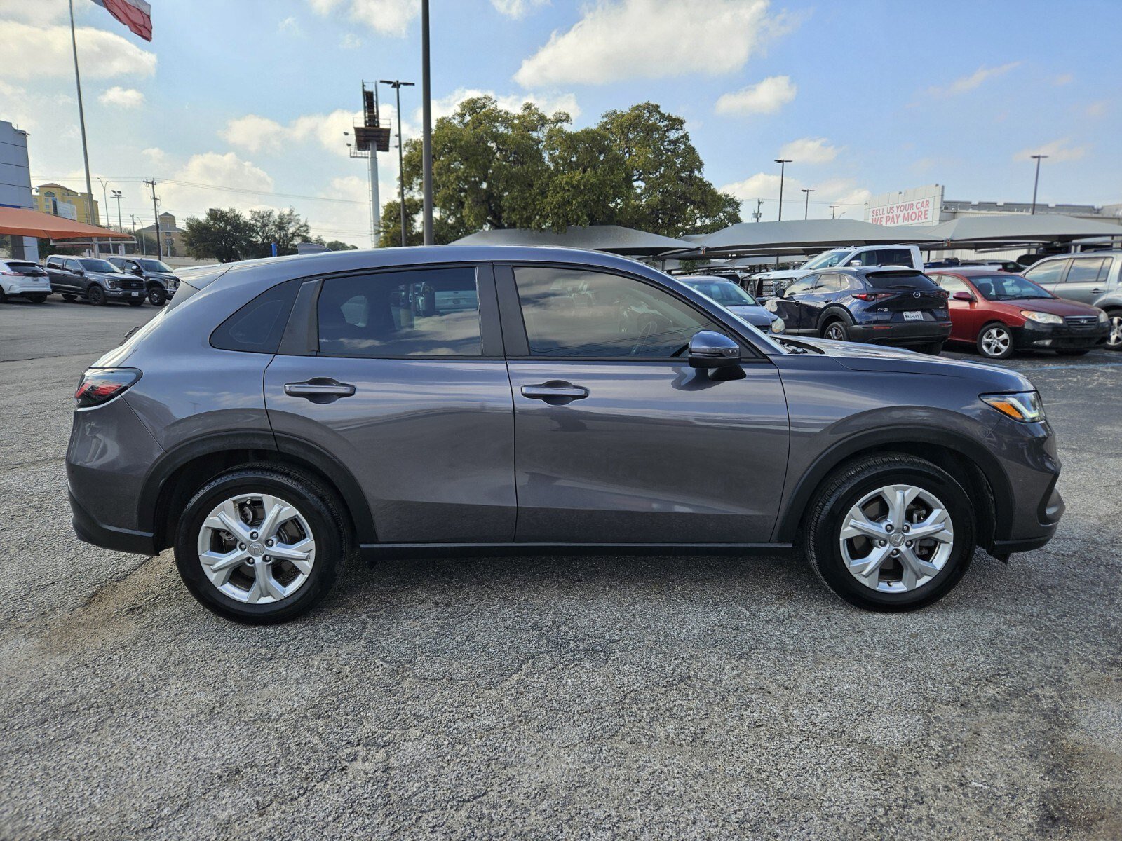 Used 2025 Honda HR-V LX image 2