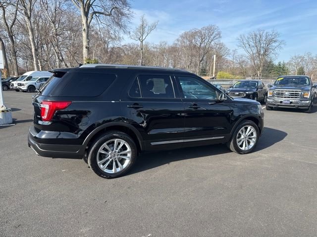 Certified 2018 Ford Explorer XLT w/ Equipment Group 202A image 5