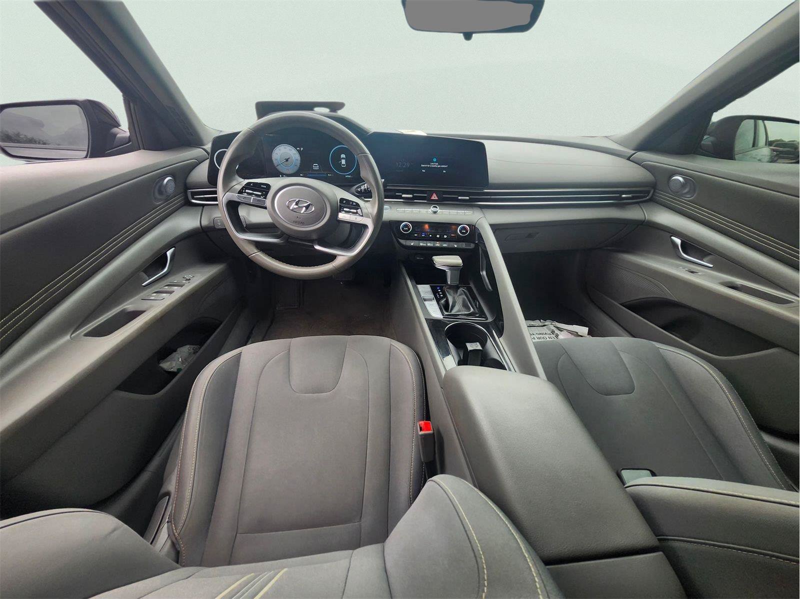 Used 2023 Hyundai Elantra SEL w/ Convenience Package FWD image 10