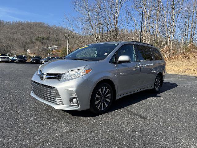 Used 2020 Toyota Sienna XLE Premium image 3