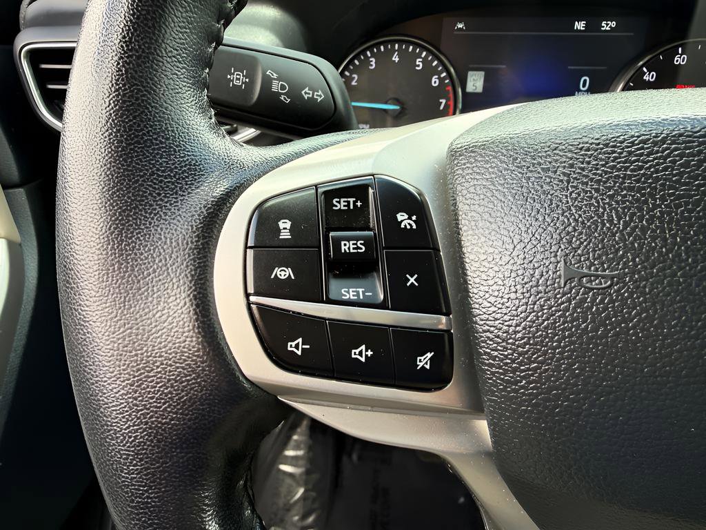 Certified 2022 Ford Explorer XLT w/ Equipment Group 202A AWD/4WD image 18