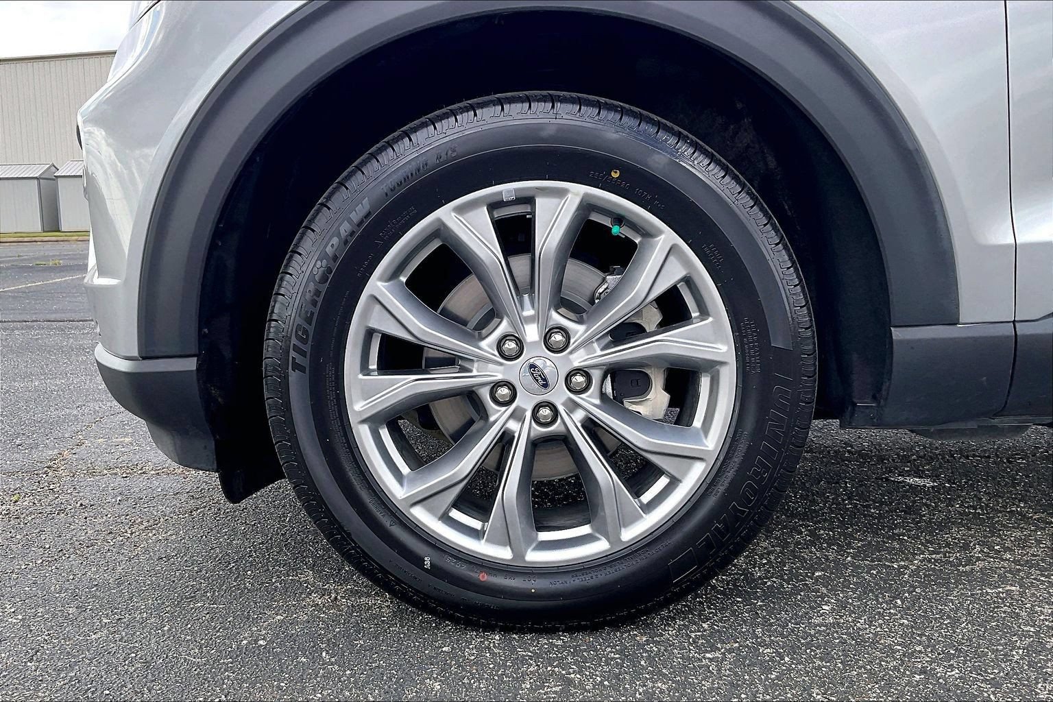 Certified 2023 Ford Explorer Limited AWD/4WD image 9