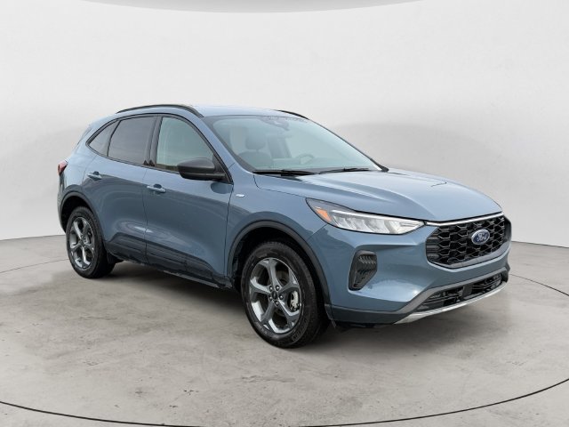 Certified 2026 Ford Escape ST-Line w/ Tech Pack #1 AWD/4WD image 3