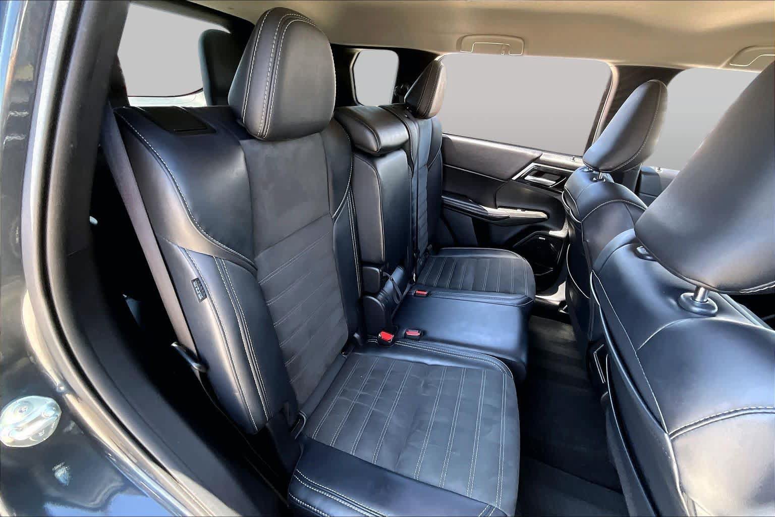 Used 2025 Mitsubishi Outlander SE AWD/4WD image 19