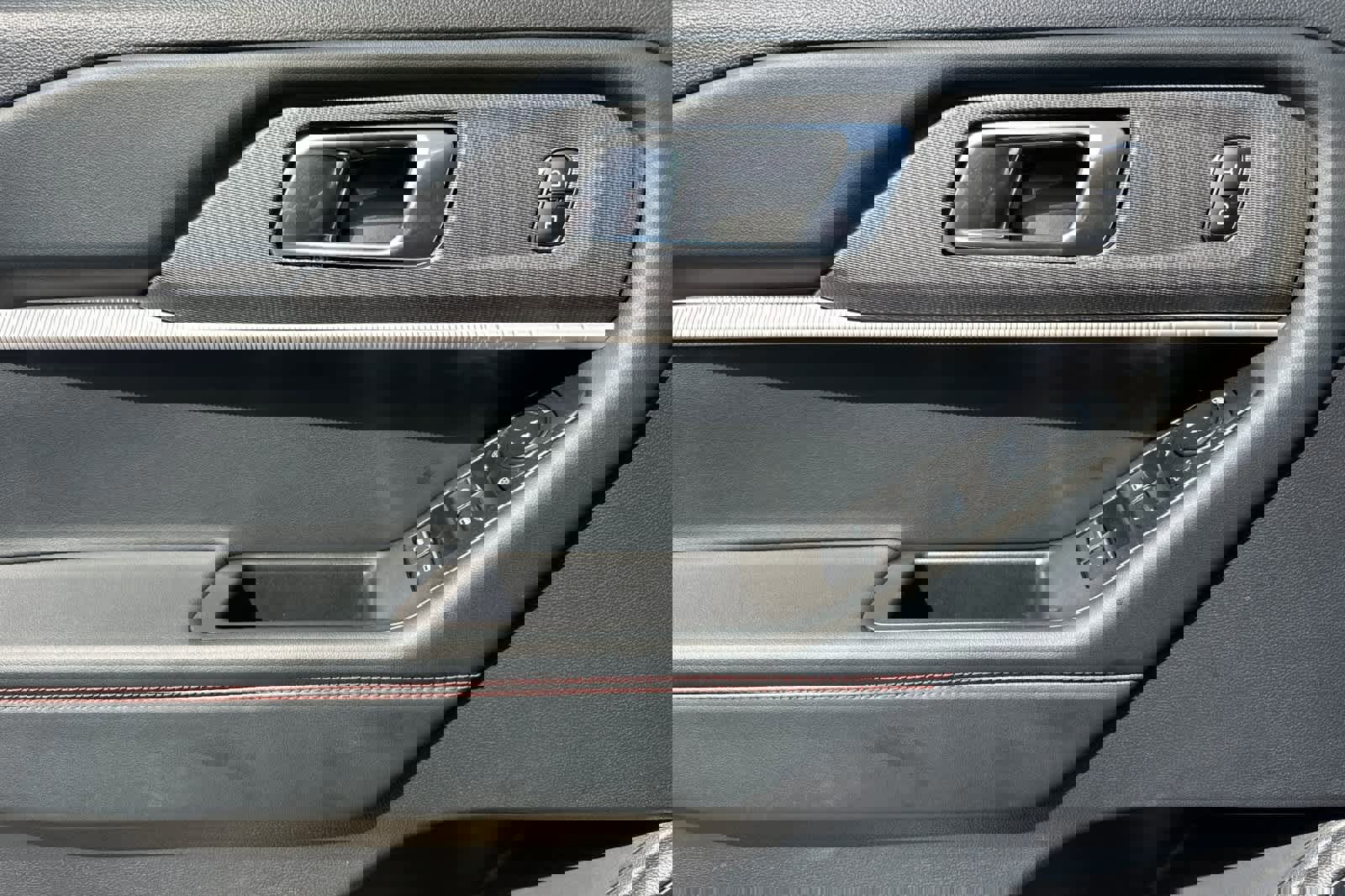 Certified 2025 Ford Explorer ST-Line image 12