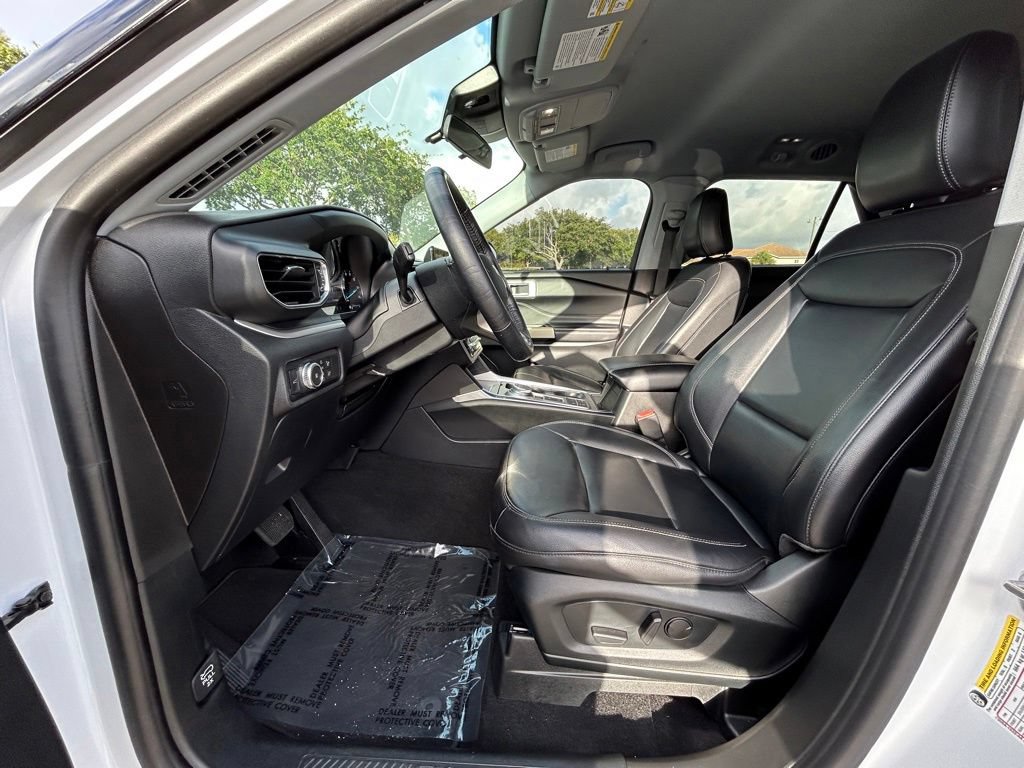 Certified 2021 Ford Explorer XLT w/ Equipment Group 202A RWD image 11