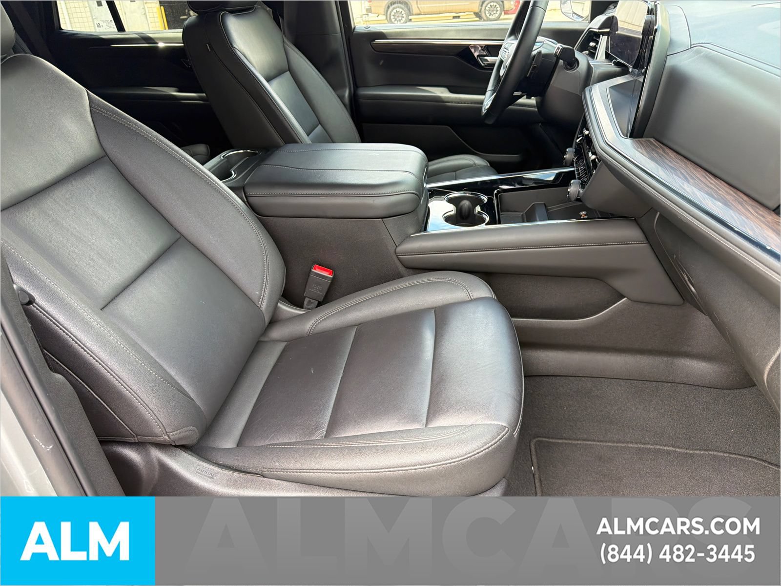 Used 2025 Chevrolet Tahoe LT AWD/4WD image 15