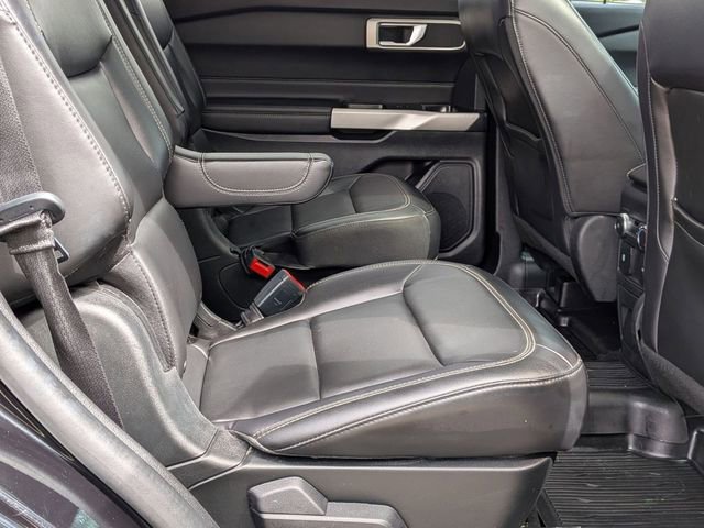 Certified 2022 Ford Explorer XLT w/ Equipment Group 202A AWD/4WD image 31