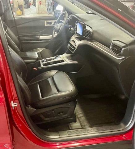 Certified 2024 Ford Explorer XLT w/ Equipment Group 202A AWD/4WD image 12