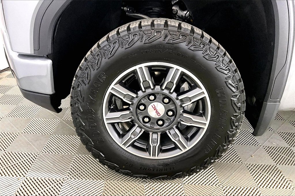 Used 2024 GMC Sierra 1500 AT4 w/ Technology Package image 7