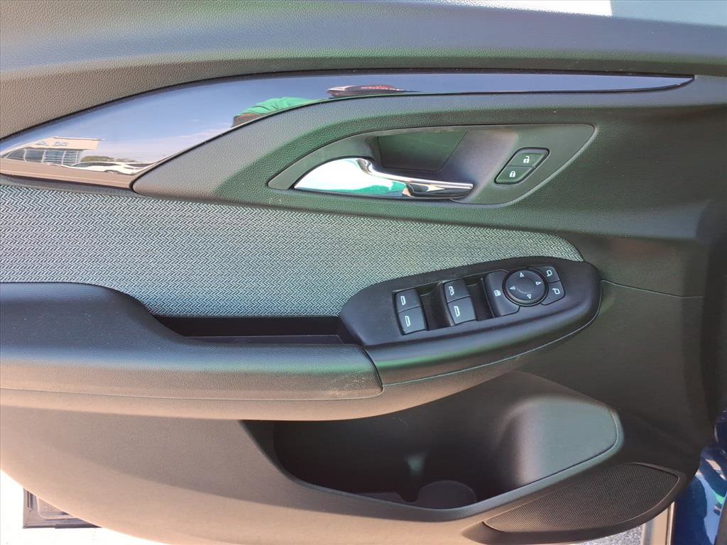 Used 2023 Chevrolet TrailBlazer LT FWD image 9