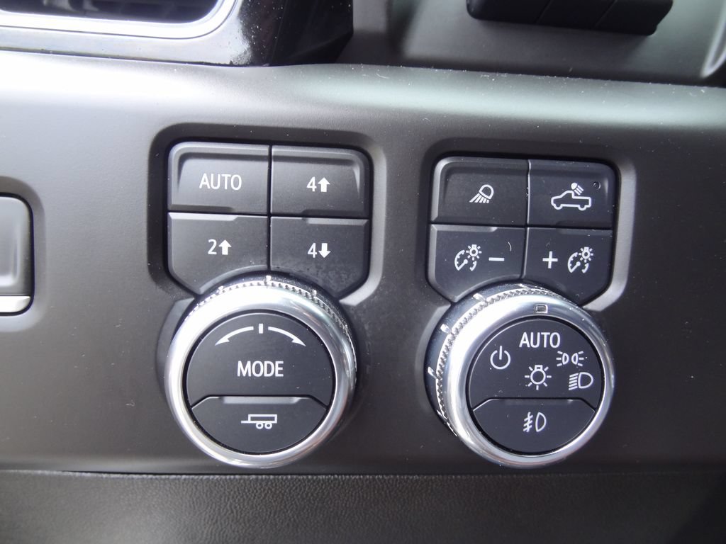 Used 2024 GMC Sierra 2500 Denali Ultimate w/ Max Trailering Package AWD/4WD image 27