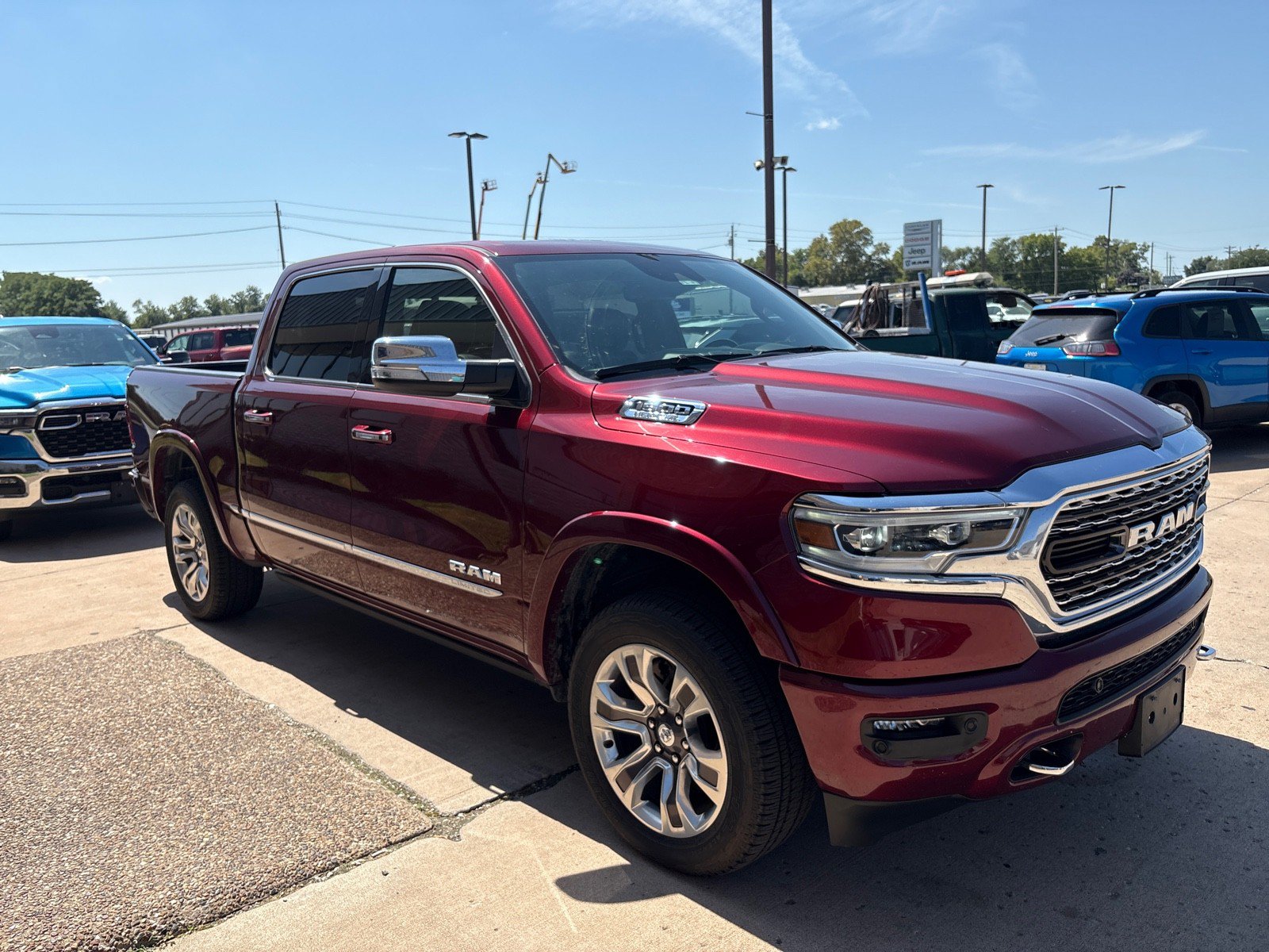 Used 2022 RAM 1500 Limited w/ Body Color Bumper Group AWD/4WD image 9