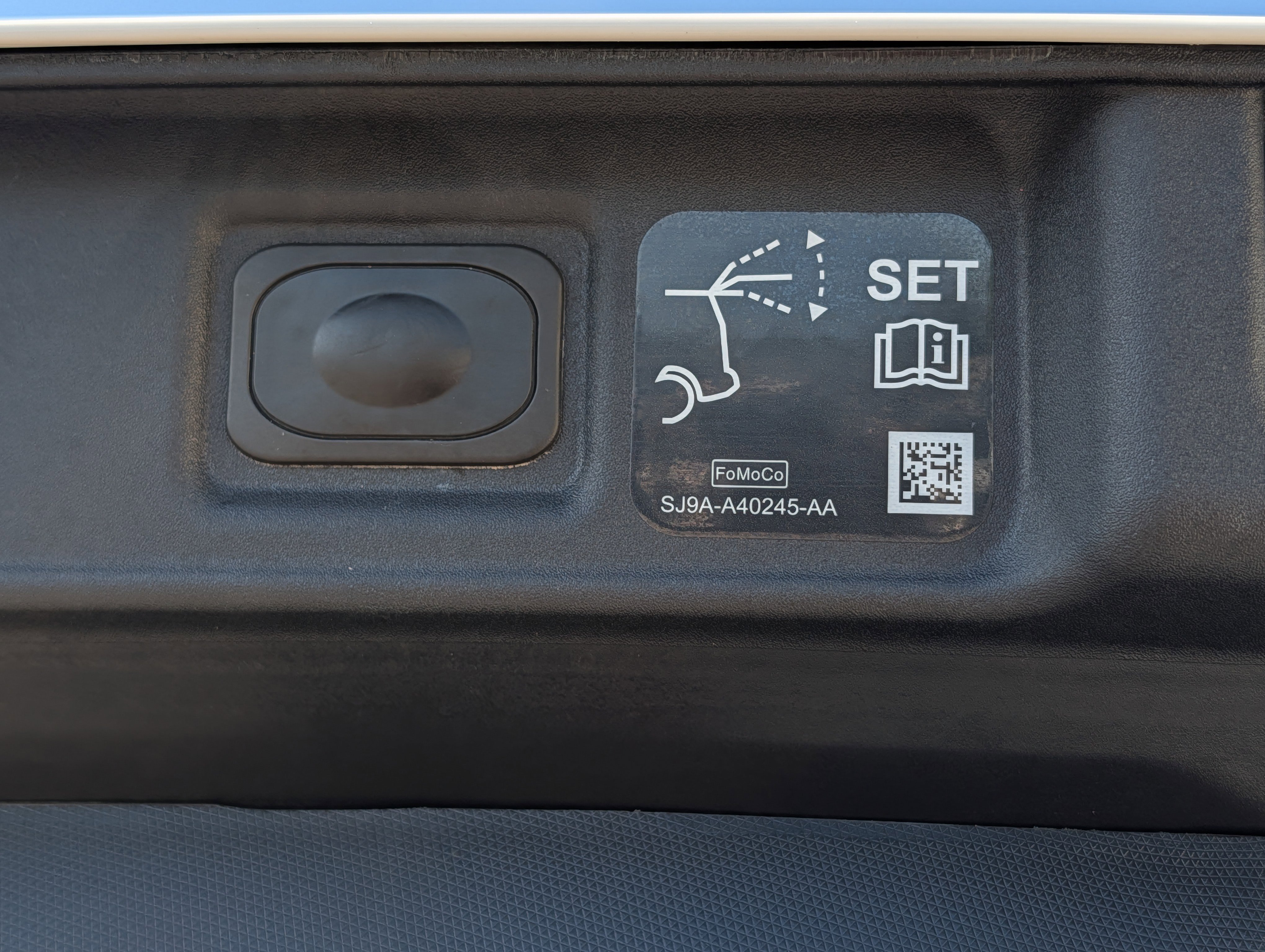 Certified 2025 Ford Mustang Mach-E Premium AWD/4WD image 14