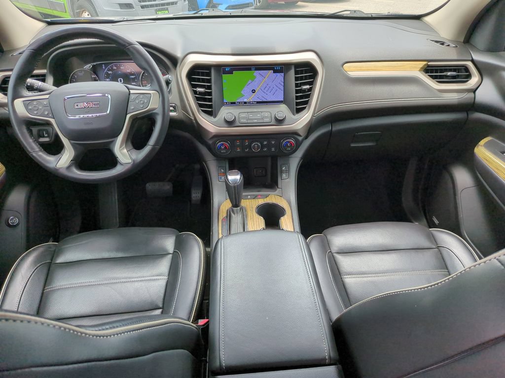 Used 2018 GMC Acadia Denali w/ Technology Package FWD image 11