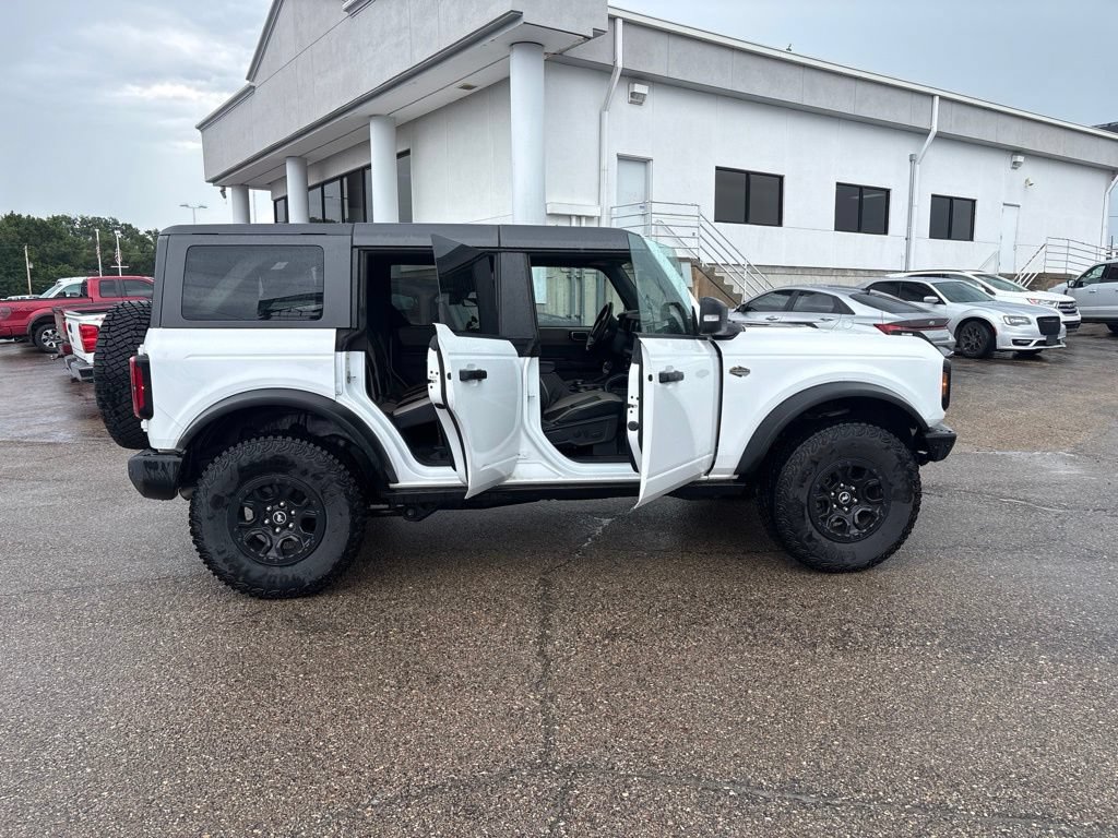 Certified 2024 Ford Bronco Wildtrak AWD/4WD image 8