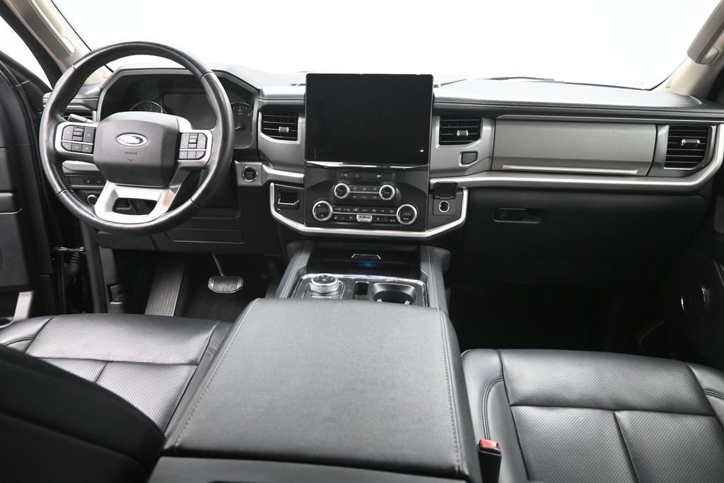 Certified 2024 Ford Expedition XLT RWD image 16