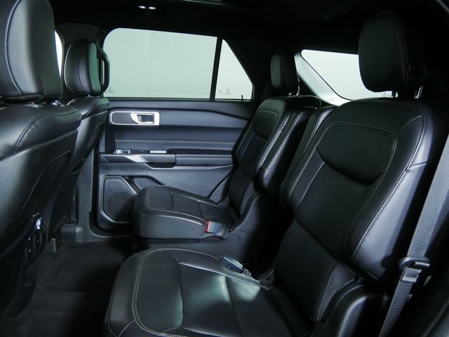 Certified 2020 Ford Explorer XLT w/ Equipment Group 202A AWD/4WD image 18