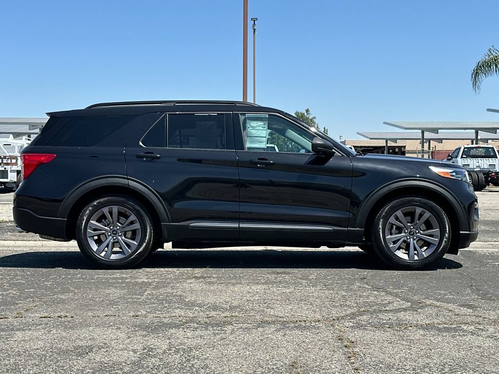 Certified 2021 Ford Explorer XLT w/ Equipment Group 202A RWD image 2