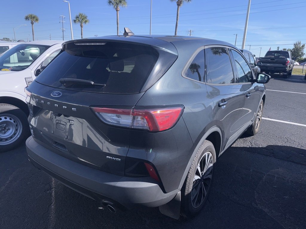 Certified 2022 Ford Escape SE w/ SE Sport Appearance Package image 4