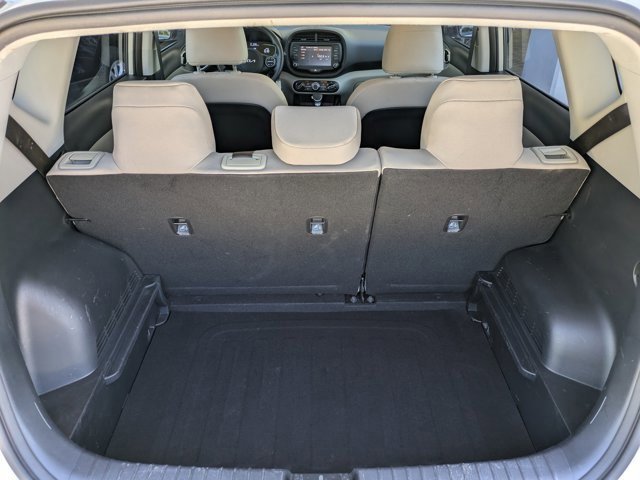 Used 2023 Kia Soul LX image 18