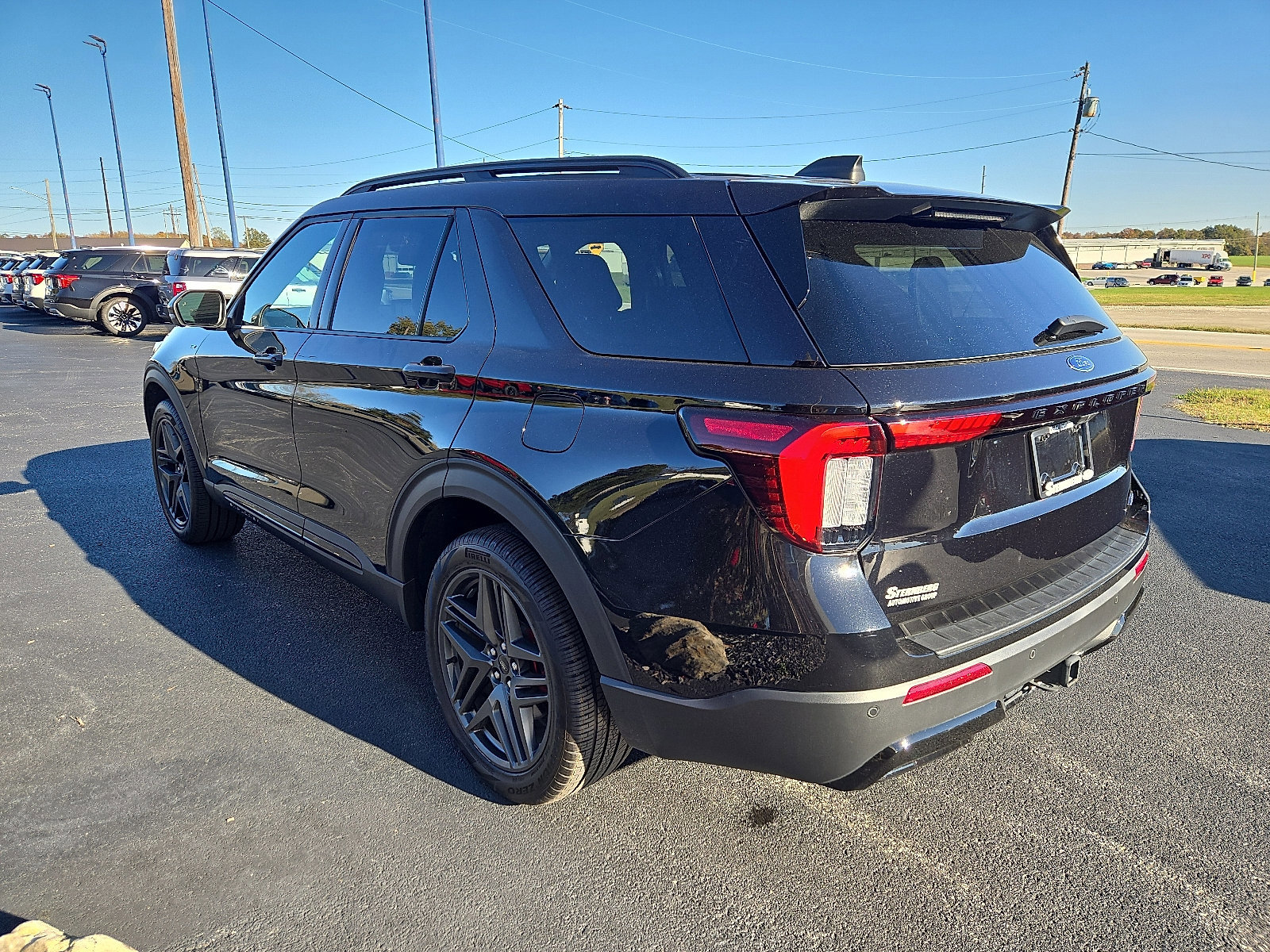 Certified 2025 Ford Explorer ST-Line w/ Premium Package image 3