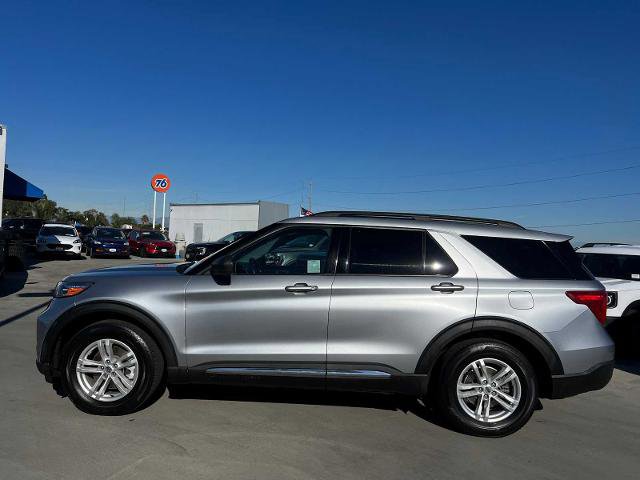 Certified 2022 Ford Explorer XLT w/ Equipment Group 202A image 2