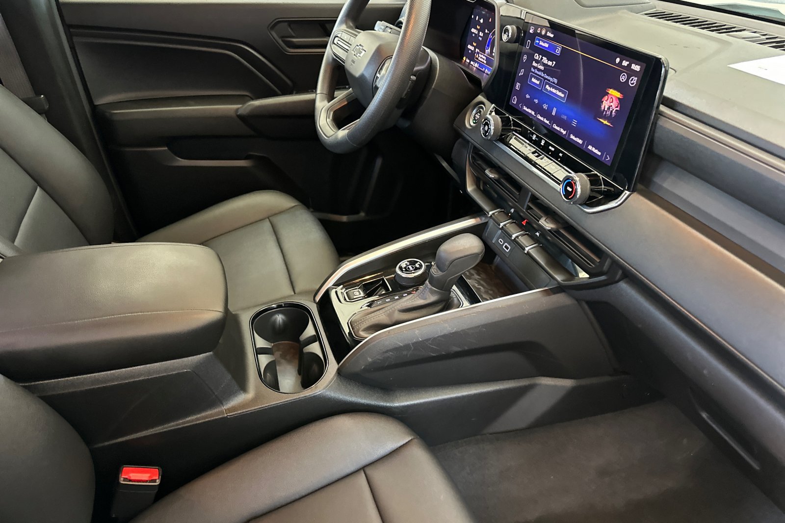 Used 2024 Chevrolet Colorado Trail Boss w/ Advanced Trailering Package AWD/4WD image 14