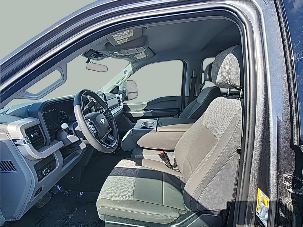 Certified 2025 Ford F350 XLT image 24