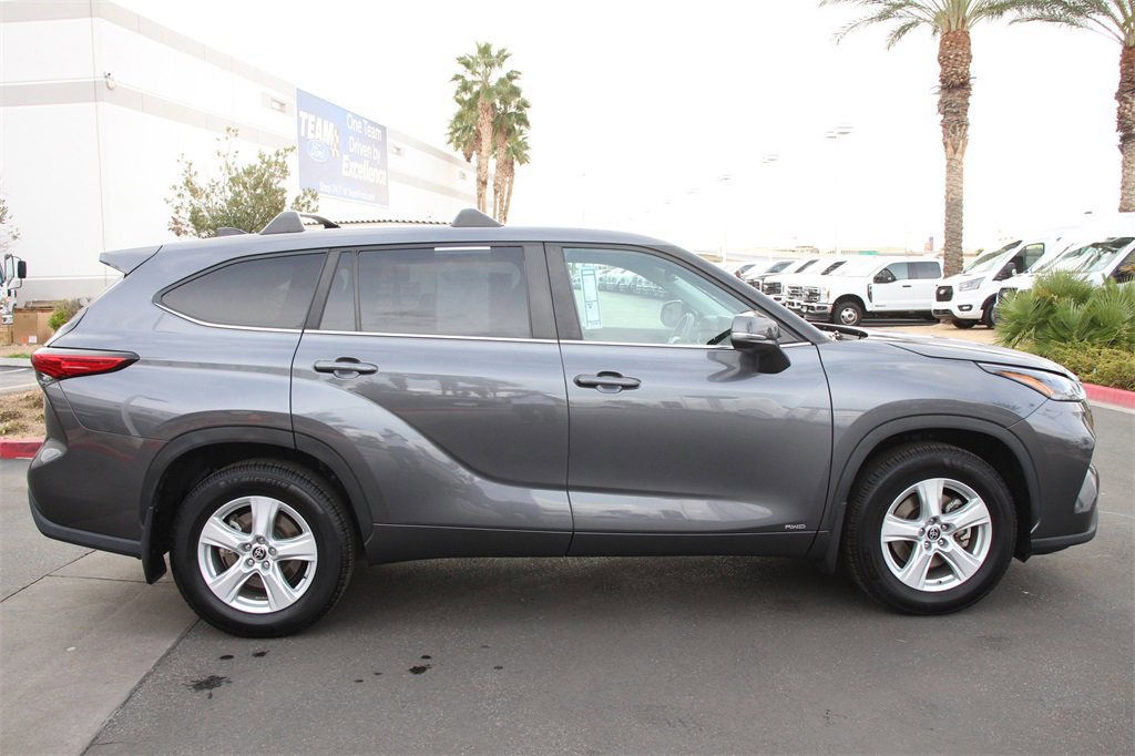 Used 2023 Toyota Highlander LE image 8