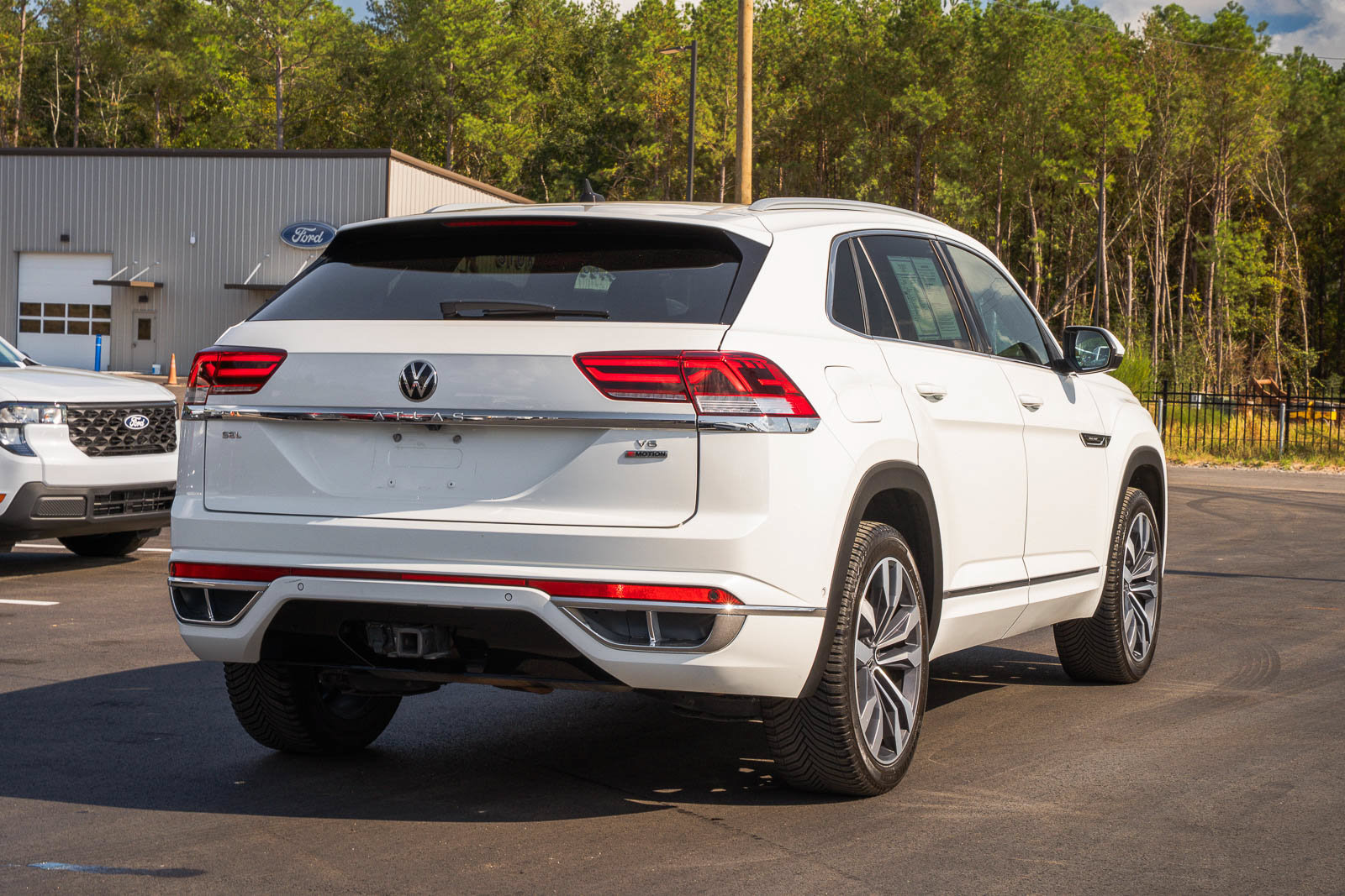 Used 2022 Volkswagen Atlas Cross Sport SEL Premium R-Line AWD/4WD image 7