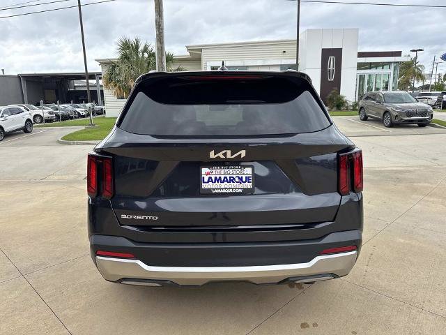 Used 2025 Kia Sorento EX w/ Panoramic Sunroof Package FWD image 7