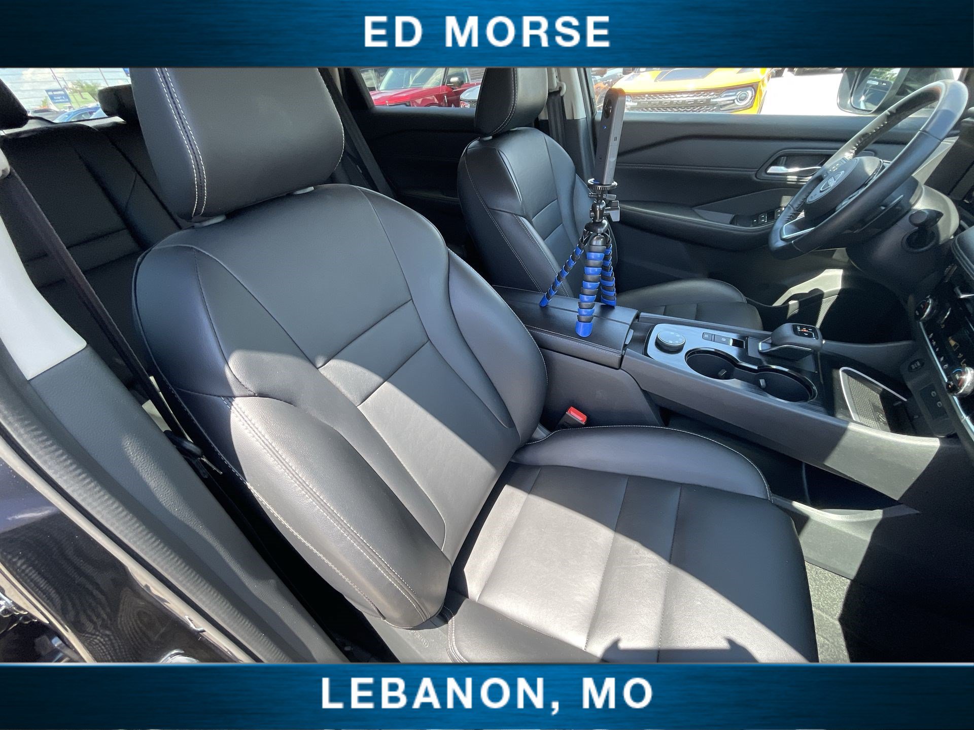 Used 2024 Nissan Rogue SL AWD/4WD image 25