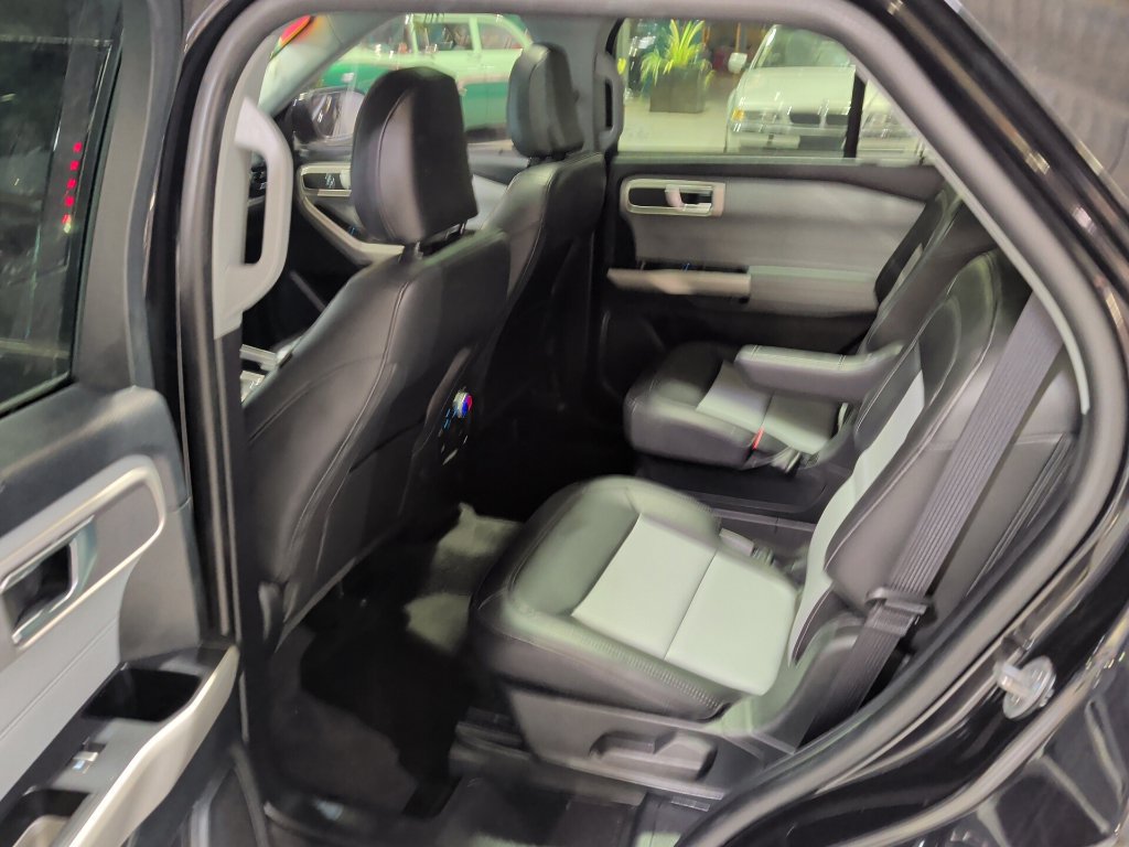 Certified 2022 Ford Explorer XLT w/ Equipment Group 202A AWD/4WD image 13