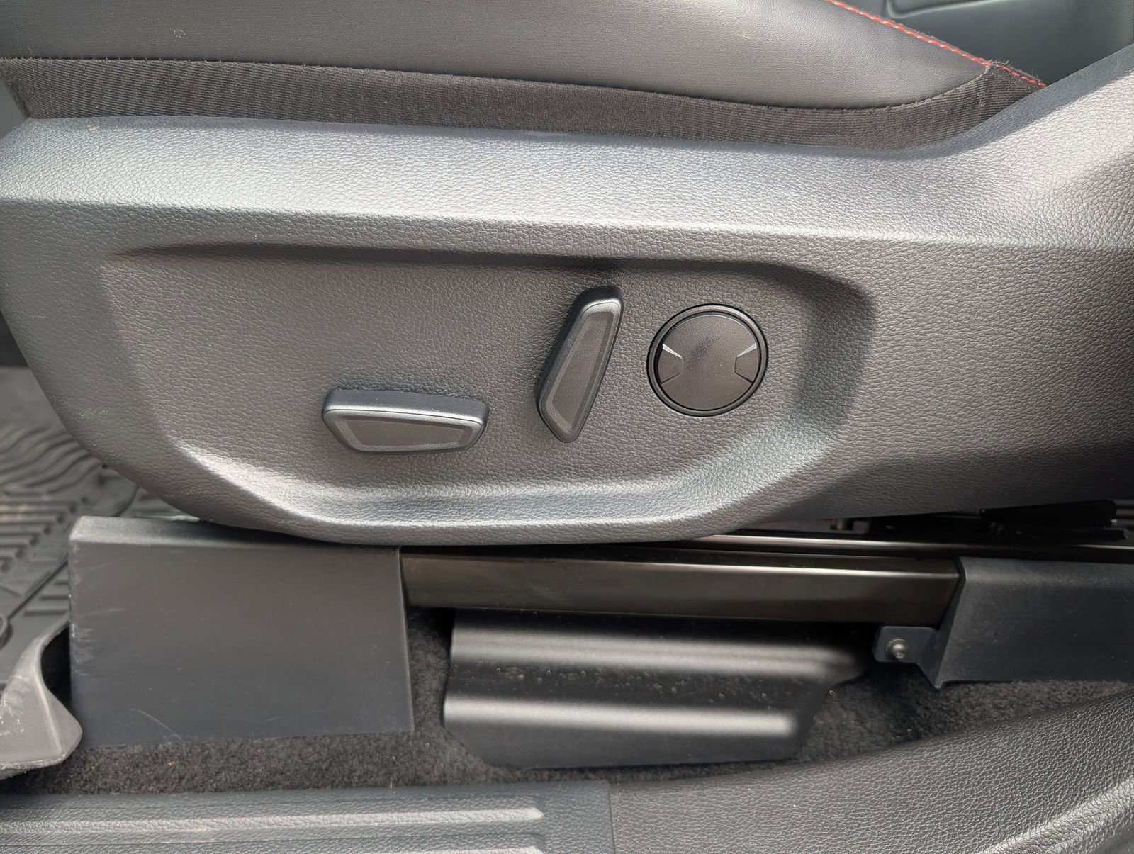 Certified 2025 Ford Ranger Raptor AWD/4WD image 16